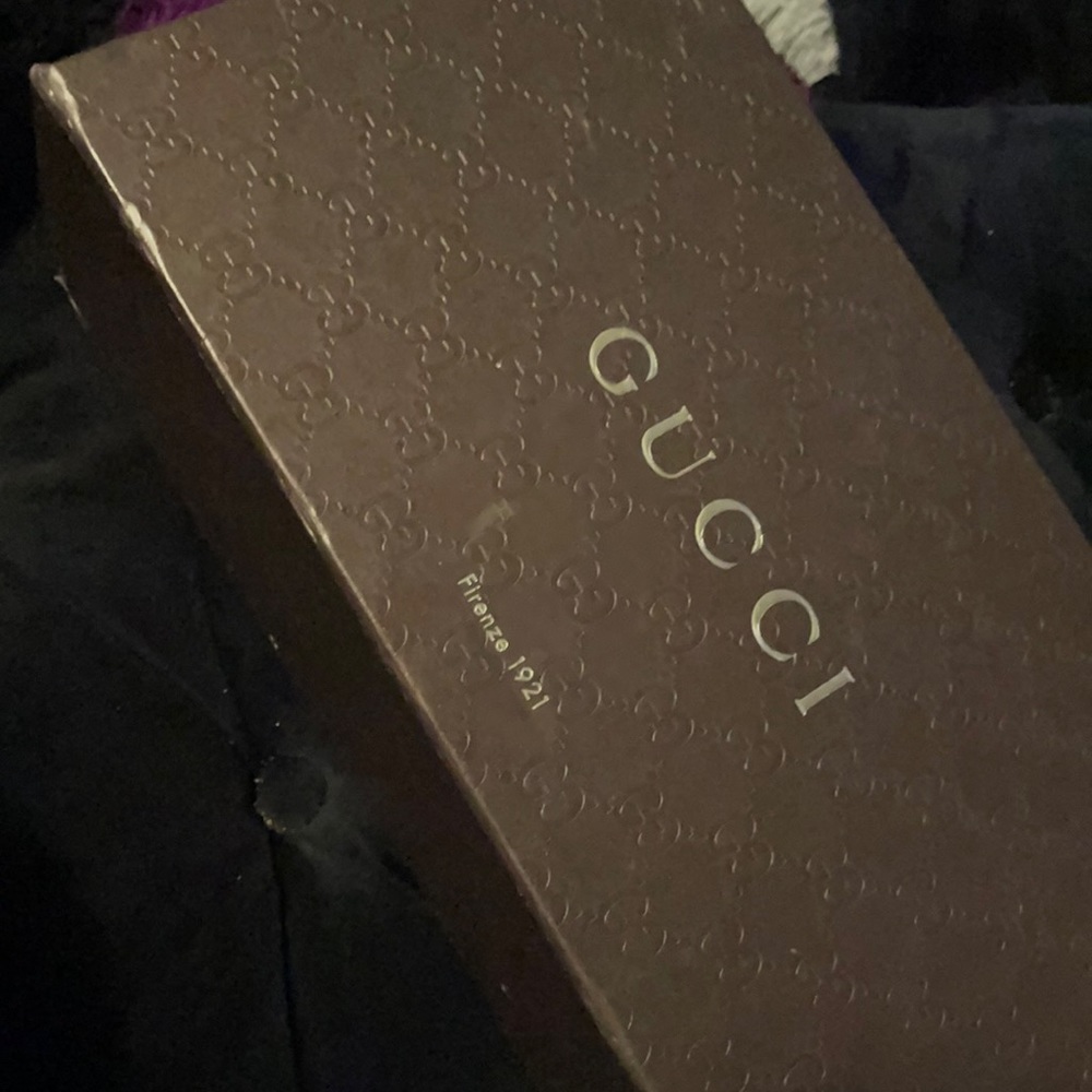 Women’s Gucci patent leather loafer worn once with original box